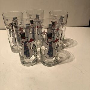 Tall vintage 5 Christmas snowman glasses to celebrate Christmas and the New Year